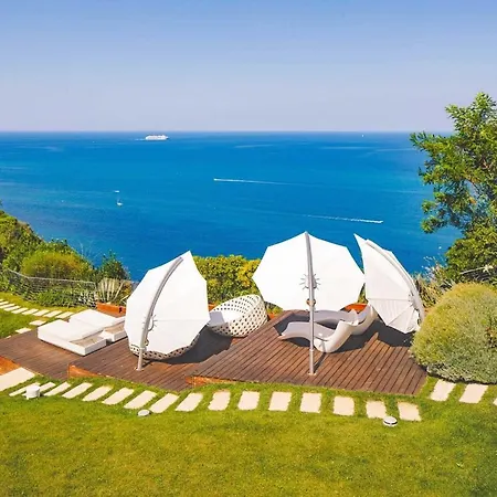 Villa Sleeps 8 With Pool Air Con And Wifi *
