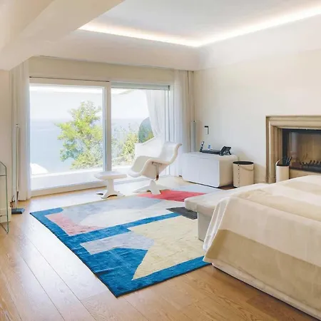 Villa Sleeps 8 With Pool Air Con And Wifi